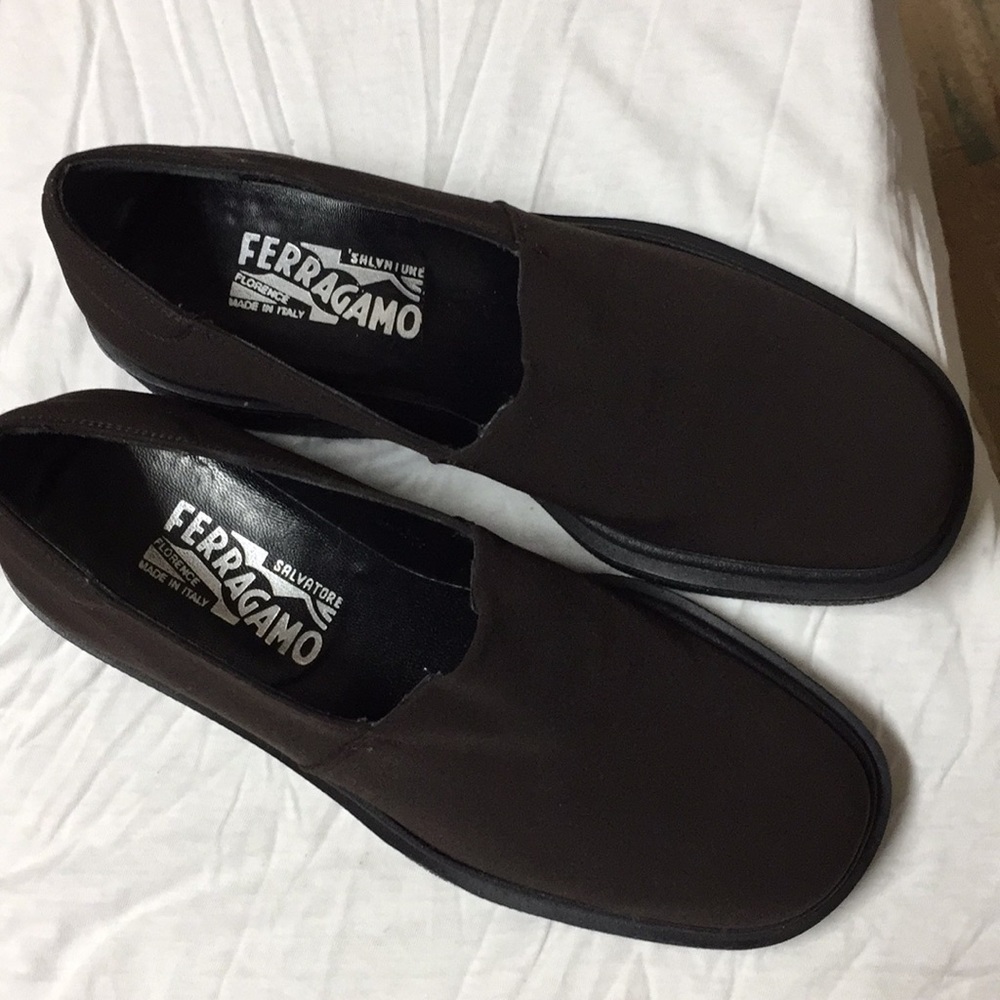 NWOT Salvatore Ferragamo men shoe w/rubber sole